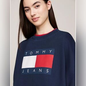 Tommy Hilfiger flag patch crewneck